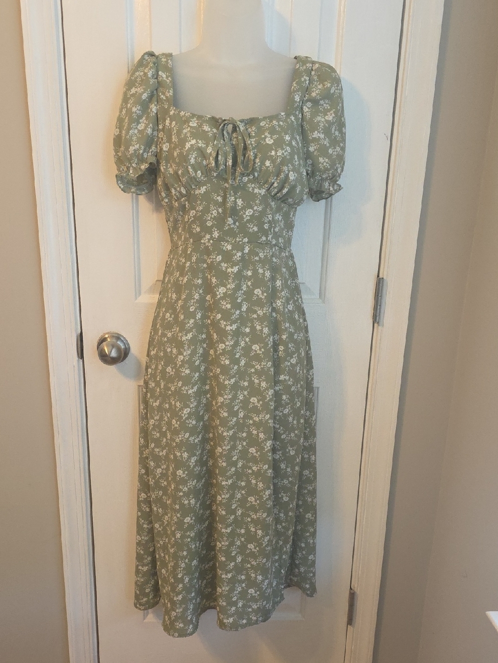 Sage Green Floral Puff-Sleeve Midi Dress with Tie Front